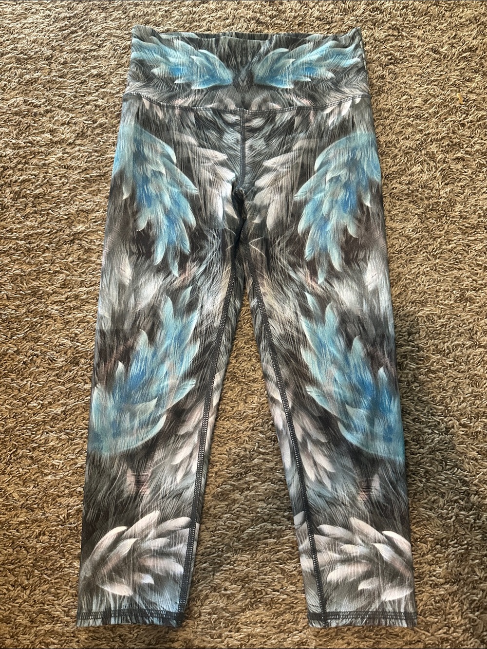 Evolution and Creation Teal & Gray Feather Capri Leggings h